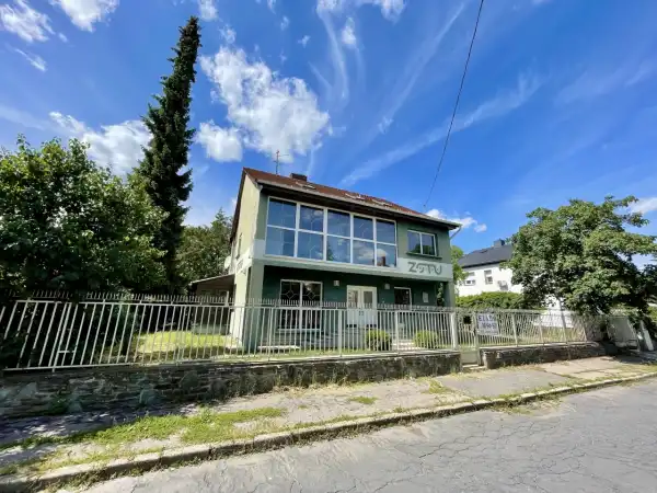 Eladó családi ház, Szombathely 9+1 szoba 303 m² 119 M Ft