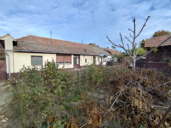 Eladó családi ház, Tiszaalpár 5 szoba 140 m² 24.6 M Ft Eladó családi ház, Tiszaalpár 5 szoba 140 m² 24.6 M Ft