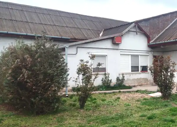 Eladó családi ház, Tiszalúc 3+2 szoba 130 m² 10 M Ft