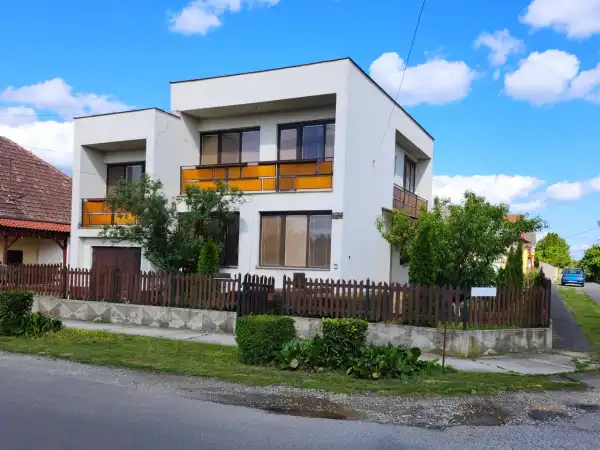 Eladó családi ház, Tiszavasvári 4 szoba 140 m² 35.28 M Ft