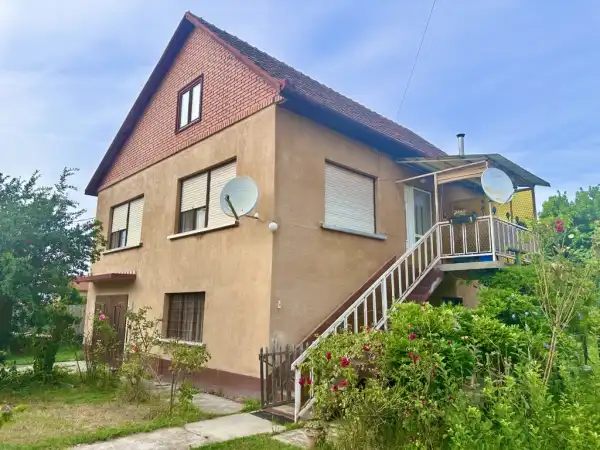 Eladó családi ház, Tököl 2 szoba 150 m² 63.99 M Ft