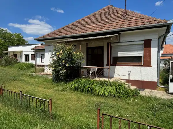 Eladó családi ház, Tököl 3+1 szoba 100 m² 60 M Ft Eladó családi ház, Tököl 3+1 szoba 100 m² 60 M Ft