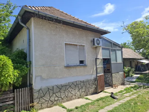 Eladó családi ház, Tököl 3+1 szoba 100 m² 62.9 M Ft