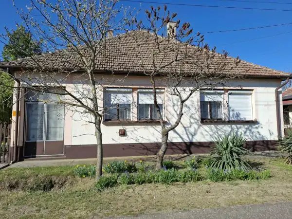 Eladó családi ház, Tompa 3 szoba 100 m² 18.5 M Ft