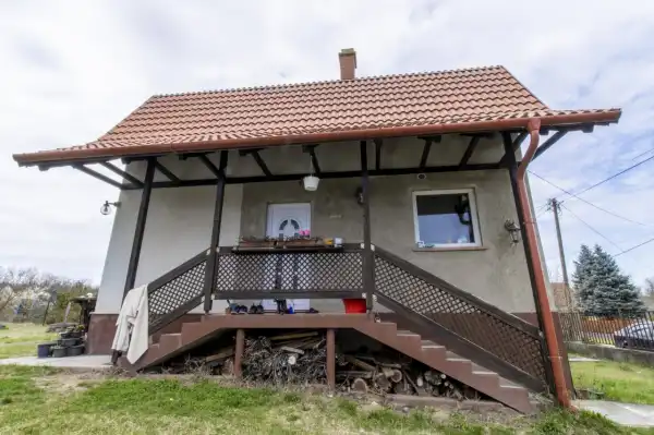 Eladó családi ház, Tura 2+2 szoba 84 m² 31.99 M Ft