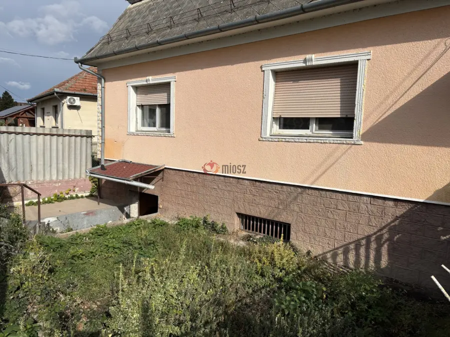 eladó családi ház, Úri