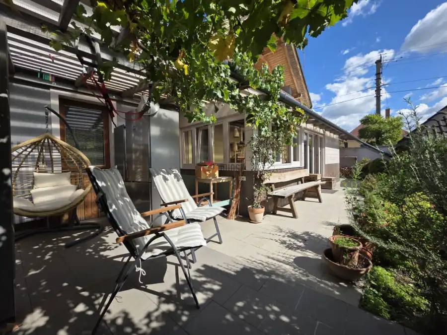 eladó családi ház, Veszprém