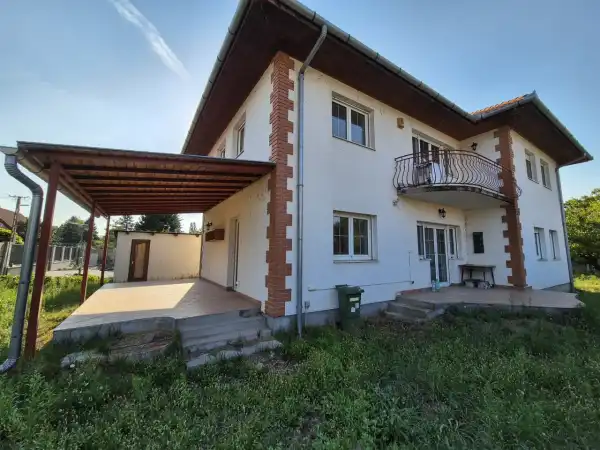 Eladó családi ház, Zamárdi 2+4 szoba 176 m² 168.99 M Ft Eladó családi ház, Zamárdi 2+4 szoba 176 m² 168.99 M Ft