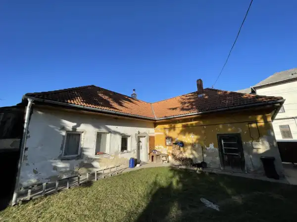 Eladó családi ház, Zirc 3 szoba 97 m² 39.9 M Ft