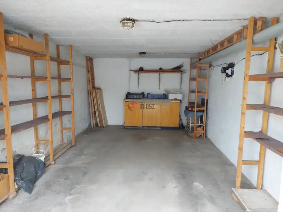 eladó garázs, Tiszavasvári