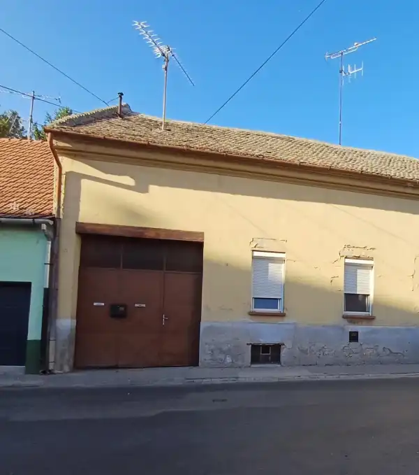 Eladó házrész, Baja 1 szoba 35 m² 19.9 M Ft