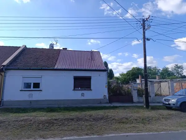 Eladó házrész, Baja 1 szoba 36 m² 9.5 M Ft Eladó házrész, Baja 1 szoba 36 m² 9.5 M Ft