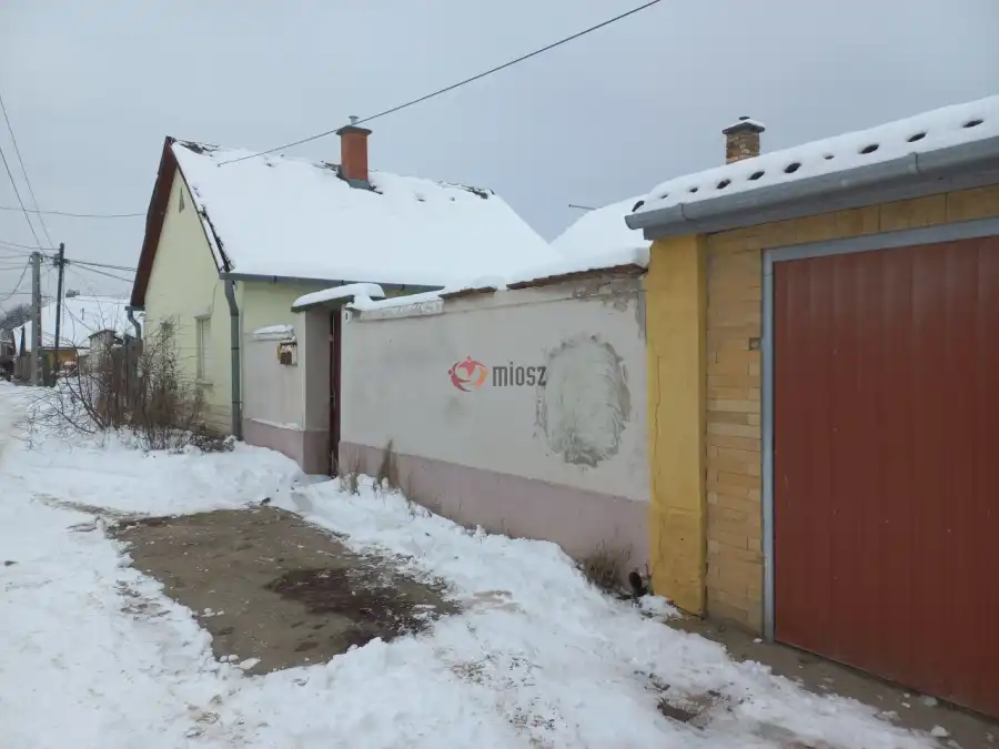 eladó házrész, Baja