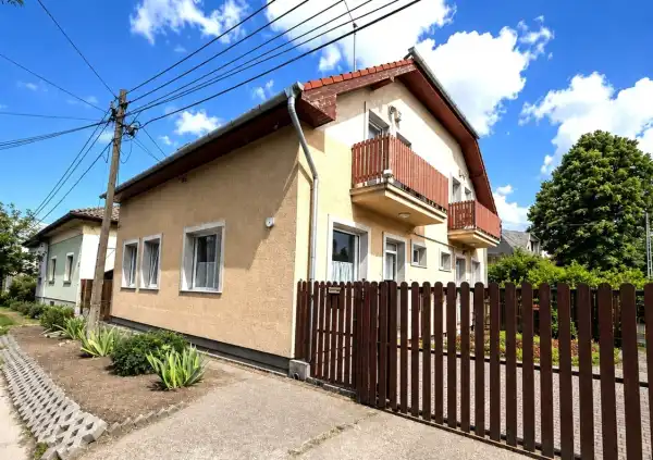Eladó ikerház, Budapest, XVIII. kerület 3+1 szoba 93 m² 97.5 M Ft