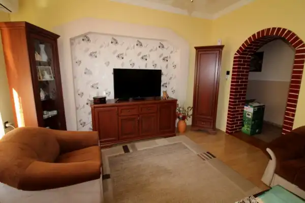 Eladó ikerház, Érd 10 szoba 300 m² 179 M Ft