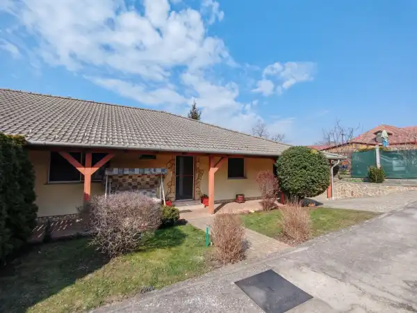 Eladó ikerház, Pécel 3+1 szoba 90 m² 80.9 M Ft