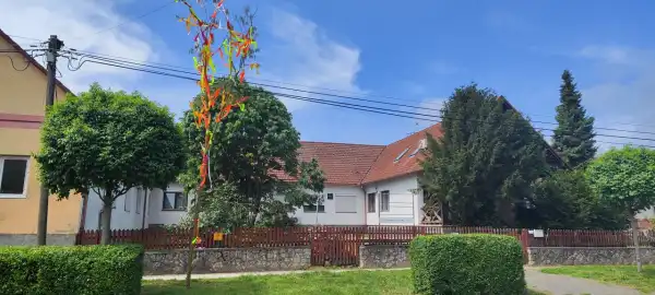 Eladó ipari ingatlan, Majs 1367 m² 249 M Ft
