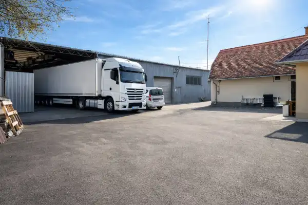 Eladó ipari ingatlan, Szigethalom 685 m² 200 M Ft