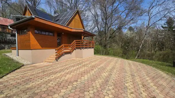 Eladó nyaraló, Esztergom 2+2 szoba 97 m² 119 M Ft