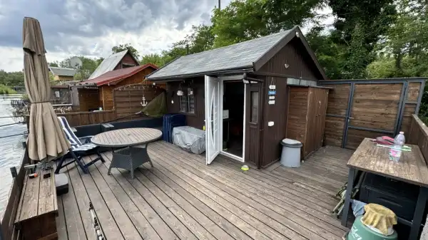 Eladó nyaraló, Tatabánya 1 szoba 16 m² 13 M Ft