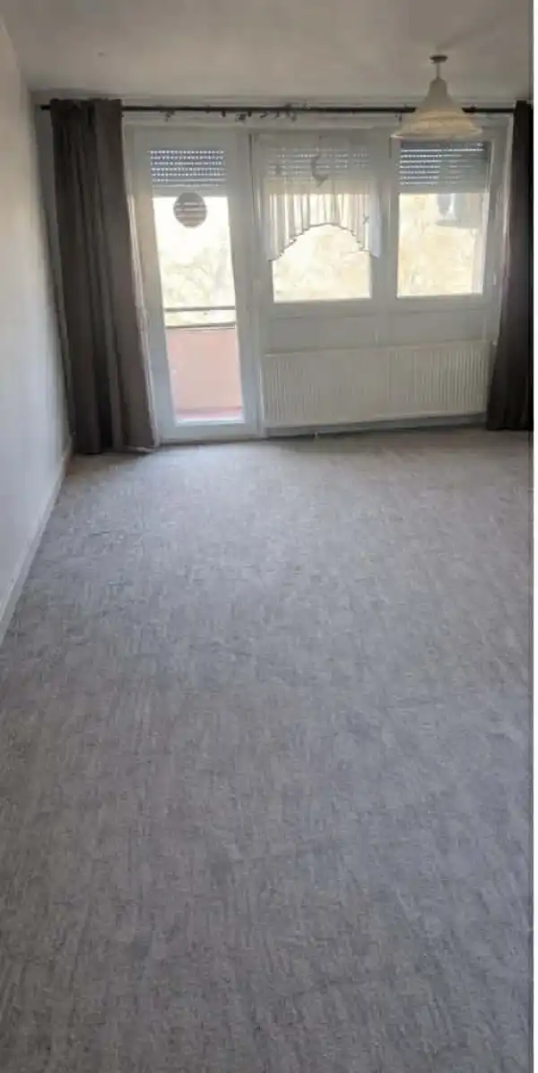 Eladó panellakás, Baja 1 szoba 33 m² 25 M Ft