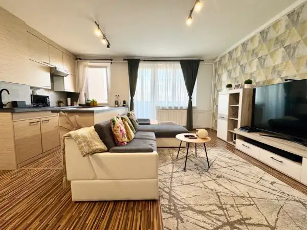 Eladó panellakás, Budapest, III. kerület 3+1 szoba 75 m² 99.9 M Ft