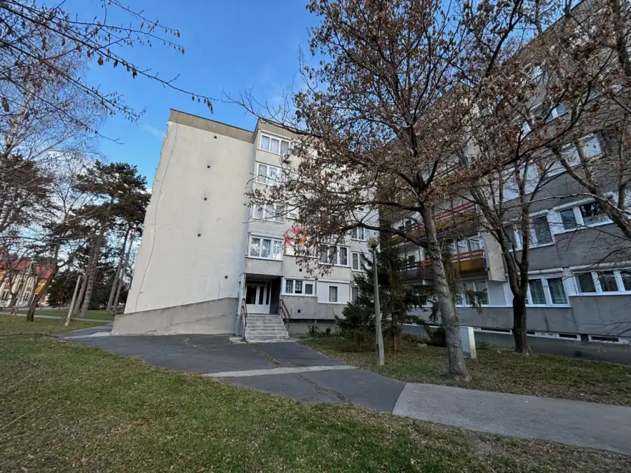 eladó panellakás, Komárom eladó panellakás, Komárom