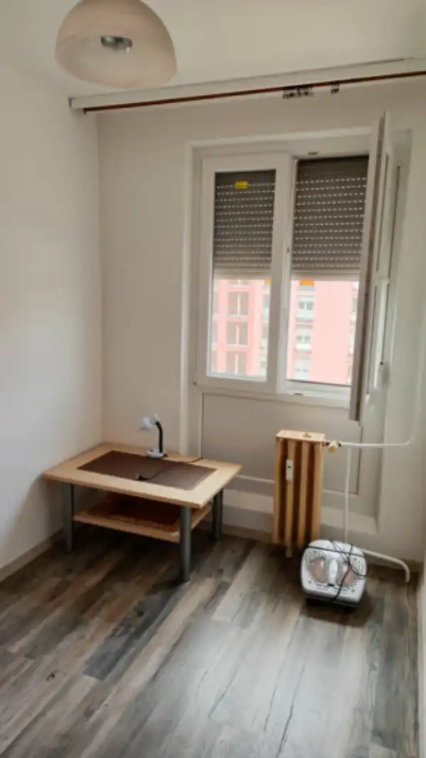 Eladó panellakás, Komló 2 szoba 39 m² 19.9 M Ft