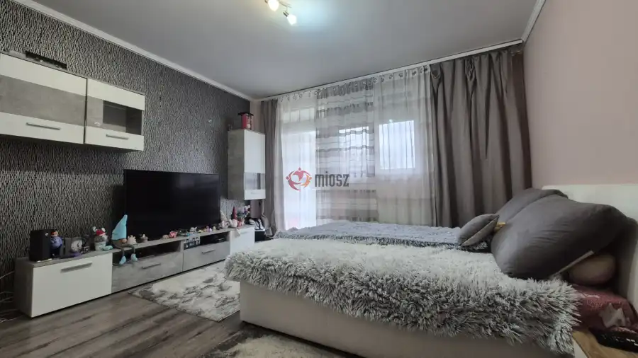 eladó panellakás, Százhalombatta