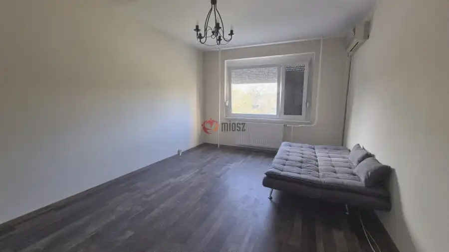 eladó panellakás, Százhalombatta