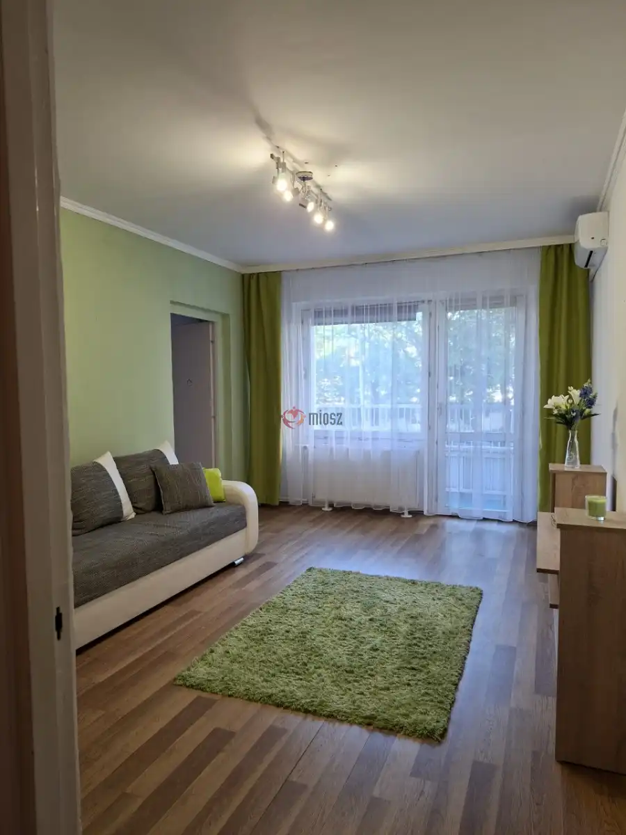 eladó panellakás, Szeged
