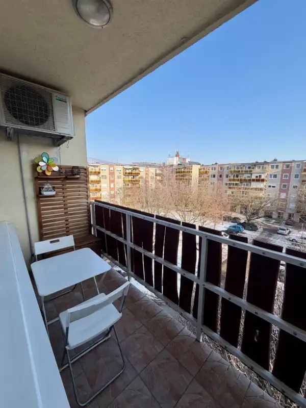 Eladó panellakás, Vác 2 szoba 60 m² 64.9 M Ft