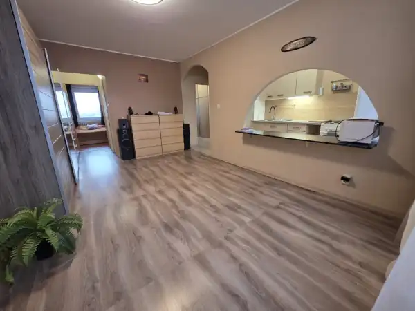 Eladó panellakás, Veszprém 1+2 szoba 55 m² 51 M Ft