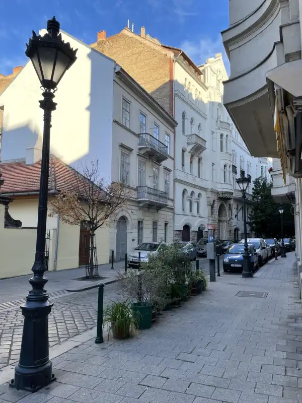 Eladó téglalakás, Budapest, V. kerület 2 szoba 56 m² 94.5 M Ft Eladó téglalakás, Budapest, V. kerület 2 szoba 56 m² 94.5 M Ft