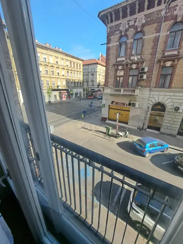 Eladó téglalakás, Budapest, VIII. kerület 3 szoba 97 m² 106.9 M Ft Eladó téglalakás, Budapest, VIII. kerület 3 szoba 97 m² 106.9 M Ft