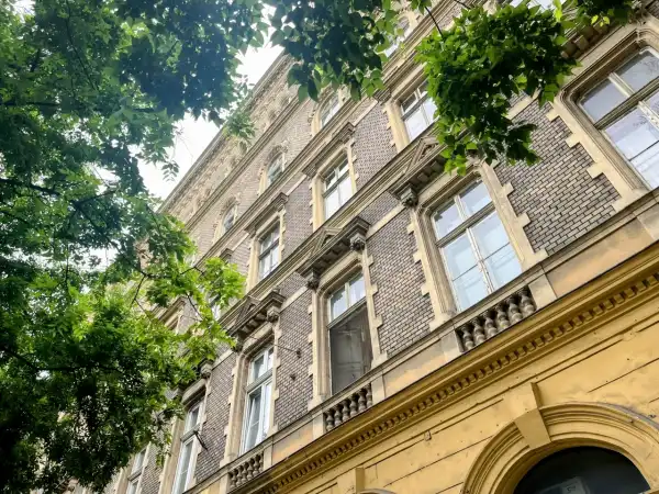 Eladó téglalakás, Budapest, VIII. kerület 4 szoba 96 m² 120 M Ft Eladó téglalakás, Budapest, VIII. kerület 4 szoba 96 m² 120 M Ft