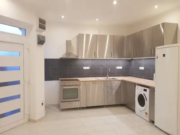 Eladó téglalakás, Budapest, VIII. kerület 3 szoba 103 m² 79 M Ft Eladó téglalakás, Budapest, VIII. kerület 3 szoba 103 m² 79 M Ft