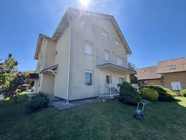 Eladó téglalakás, Budapest, XVI. kerület 6 szoba 164 m² 145 M Ft