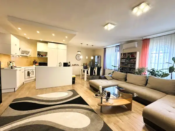 Eladó téglalakás, Kaposvár 4 szoba 133 m² 84.9 M Ft