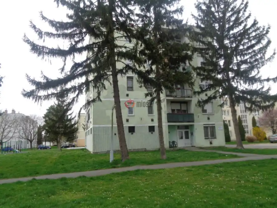 eladó téglalakás, Körmend