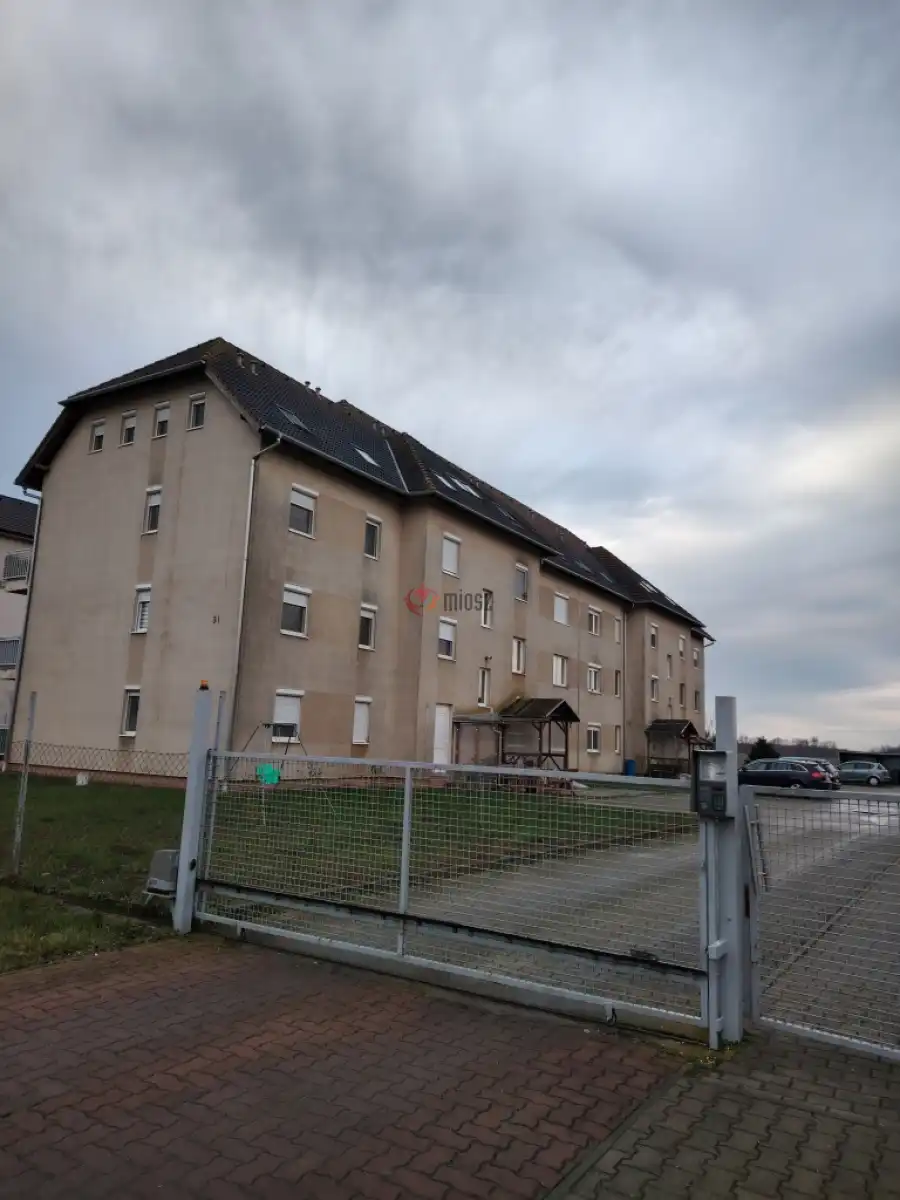 eladó téglalakás, Körmend