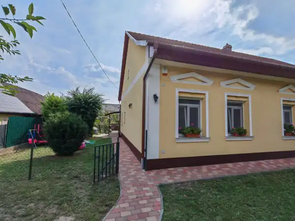 Eladó téglalakás, Pécel 2+1 szoba 53 m² 59.8 M Ft Eladó téglalakás, Pécel 2+1 szoba 53 m² 59.8 M Ft
