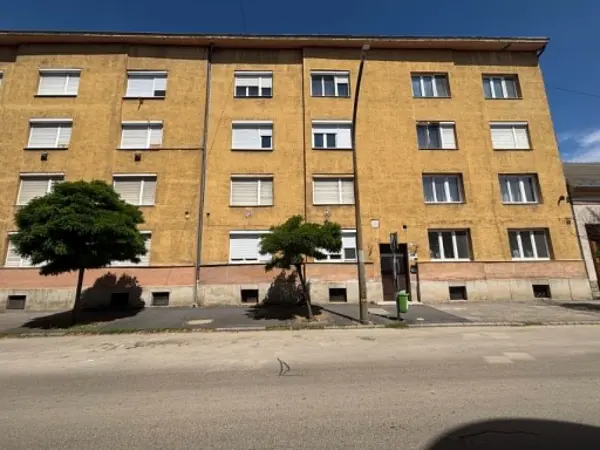 Eladó téglalakás, Szombathely 2 szoba 74 m² 33 M Ft