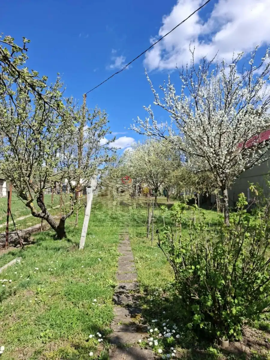 eladó  Üdülő, Biatorbágy