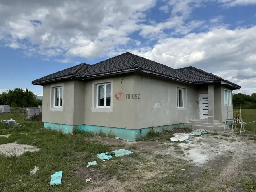 eladó új építésű családi ház, Atkár