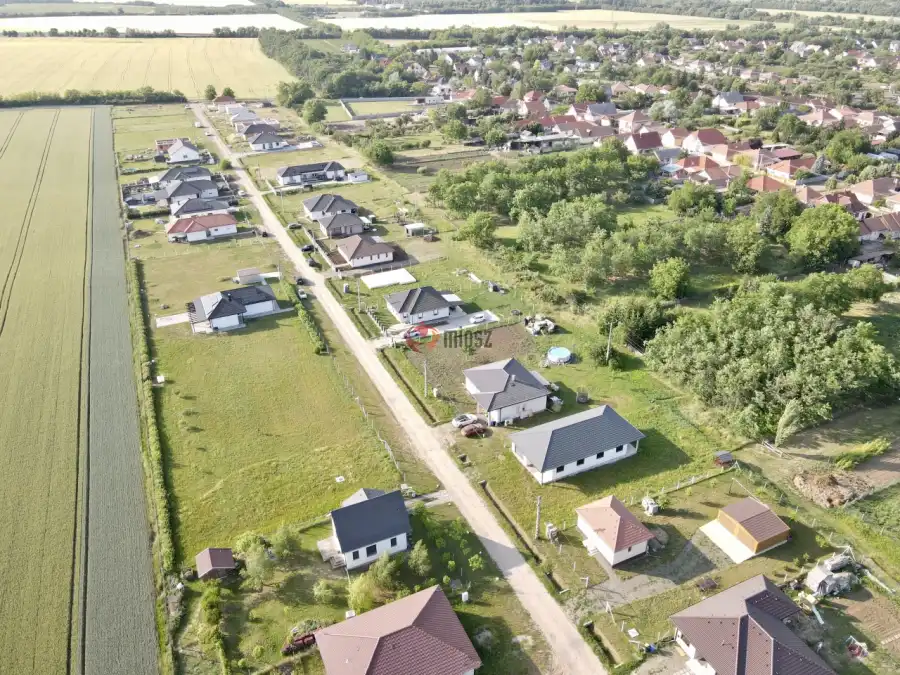 eladó új építésű családi ház, Atkár