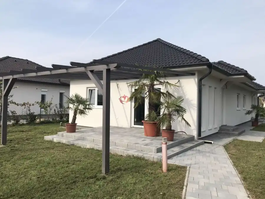 eladó új építésű családi ház, Balatonkeresztúr