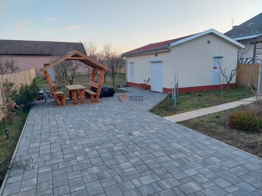 eladó új építésű családi ház, Újfehértó