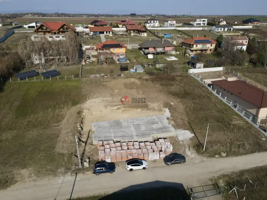 eladó új építésű ikerház, Hatvan