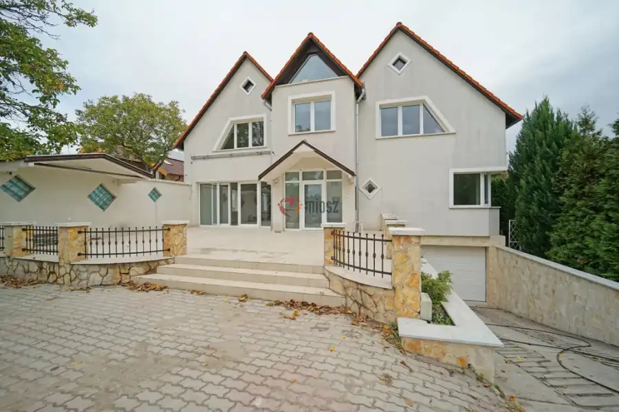 eladó újszerű családi ház, Budapest, XVII. kerület